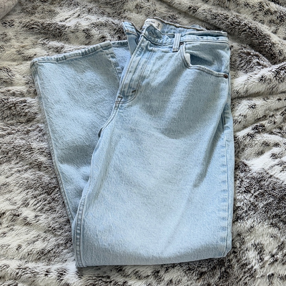 Abercrombie & Fitch Curve Love 90s Straight Ultra High Rise Jeans